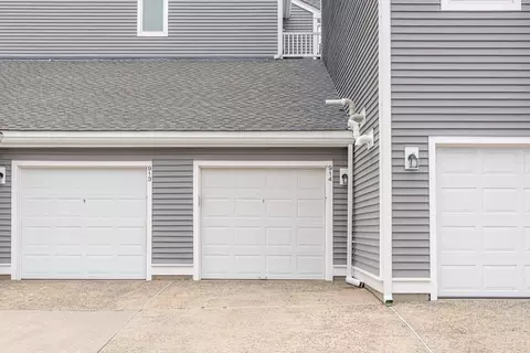 Exterior - 700 Shore Dr #914, Fall River, MA 02721 photo 1 of 6