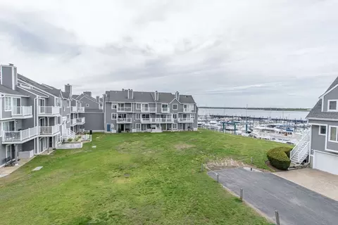 Exterior - 700 Shore Dr #914, Fall River, MA 02721 photo 2 of 6