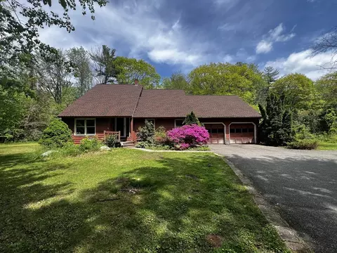 78 Redemption Rock Trl N, Princeton, MA 01541