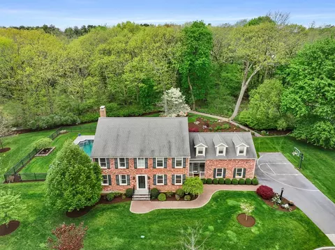 22 Herrick Dr, Milton, MA 02186