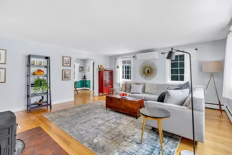 Living - 262 School St, Acton, MA 01720 photo 1 of 4