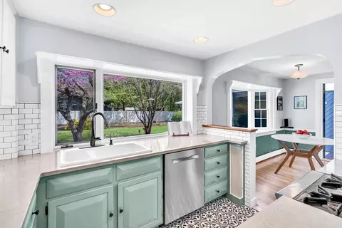 Kitchen - 262 School St, Acton, MA 01720 photo 1 of 4