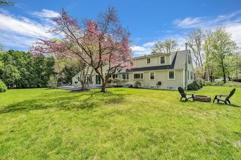 Exterior - 262 School St, Acton, MA 01720 photo 4 of 8