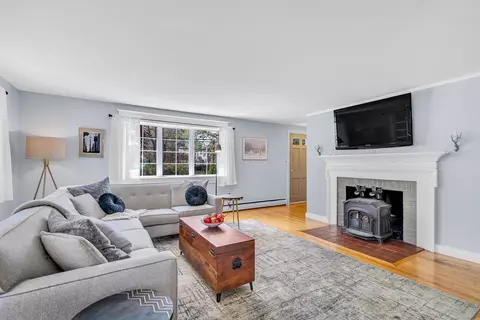 Living - 262 School St, Acton, MA 01720 photo 3 of 4