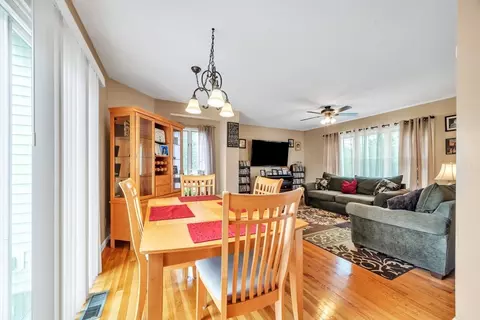 81 Jacob St, Chicopee, MA 01020 photo 11
