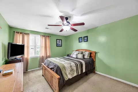 81 Jacob St, Chicopee, MA 01020 photo 19