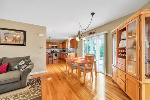 81 Jacob St, Chicopee, MA 01020 photo 5