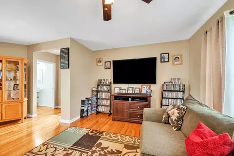 81 Jacob St, Chicopee, MA 01020 photo 7