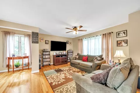 81 Jacob St, Chicopee, MA 01020 photo 8