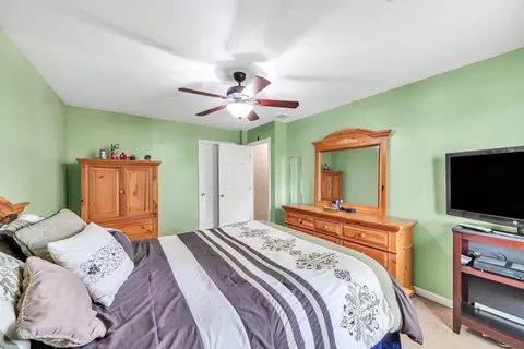 81 Jacob St, Chicopee, MA 01020 photo 21