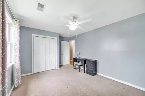 81 Jacob St, Chicopee, MA 01020 photo 27