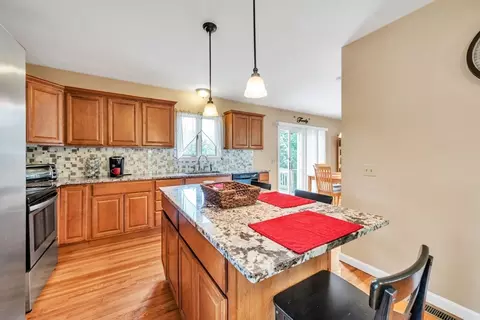 81 Jacob St, Chicopee, MA 01020 photo 18