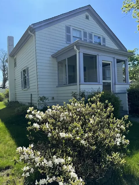 223 Ocean View Ave, Swansea, MA 02777