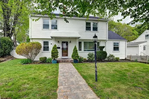 18 Bow St, Stoneham, MA 02180