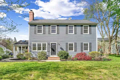 18 Elm St, Acton, MA 01720