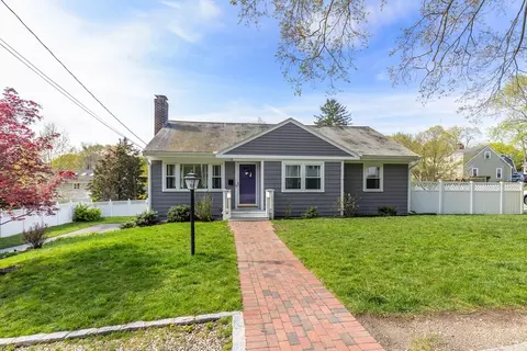 21 Linscott Rd, Hingham, MA 02043 photo 2
