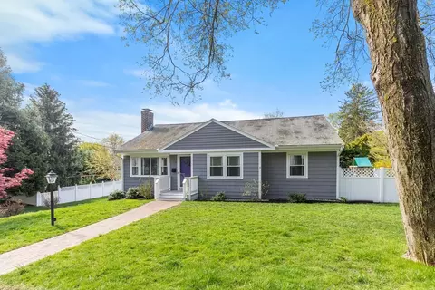 21 Linscott Rd, Hingham, MA 02043 photo 4