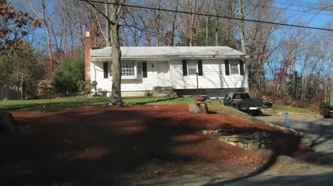 281 Riverlin St, Millbury, MA 01527
