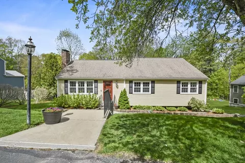60 Hill St, Auburn, MA 01501