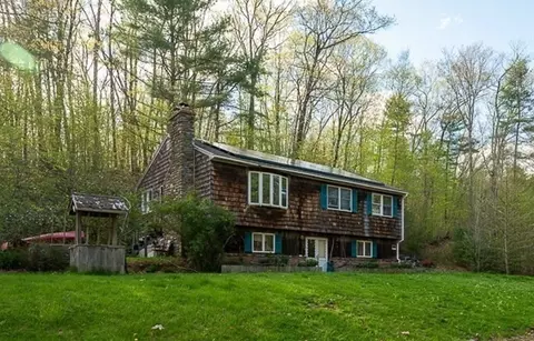 172 N Brookfield Rd, Oakham, MA 01068