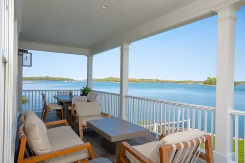 Exterior - 151 Downer Ave, Hingham, MA 02043 photo 4 of 4