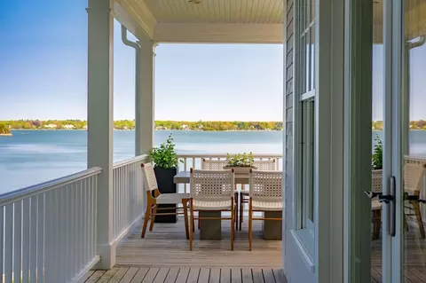 Exterior - 151 Downer Ave, Hingham, MA 02043 photo 3 of 4