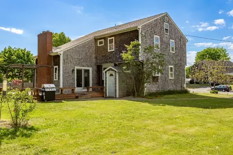 Exterior - 25 Quequechan Cir, Raynham, MA 02767 photo 6 of 6