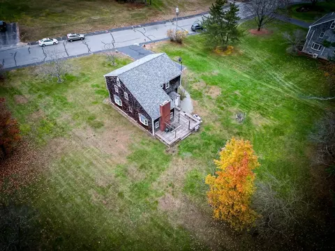 View/Area - 25 Quequechan Cir, Raynham, MA 02767 photo 3 of 4