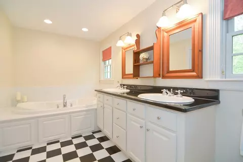 Bath - 158 South St, Upton, MA 01568 photo 2 of 5