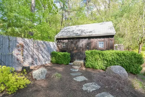 Exterior - 158 South St, Upton, MA 01568 photo 5 of 8