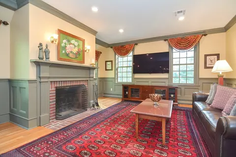 Living - 158 South St, Upton, MA 01568 photo 1 of 5