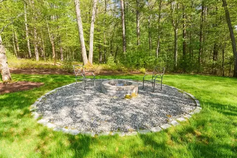 Exterior - 158 South St, Upton, MA 01568 photo 4 of 8