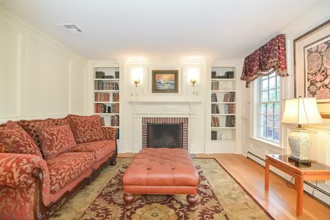 Living - 158 South St, Upton, MA 01568 photo 3 of 5
