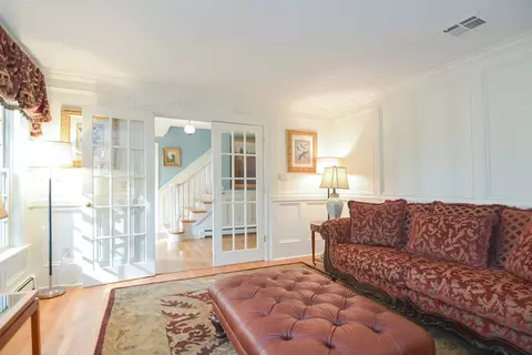 Living - 158 South St, Upton, MA 01568 photo 2 of 5