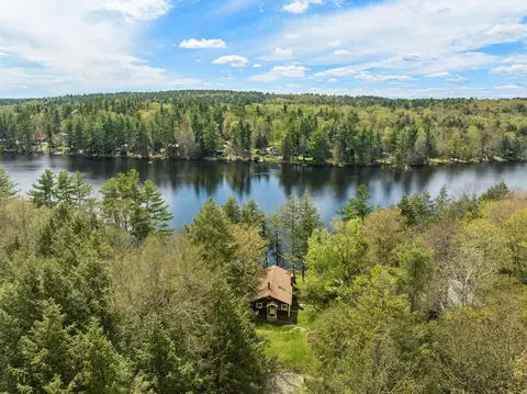 16 Washington Rd S, Goshen, MA 01032