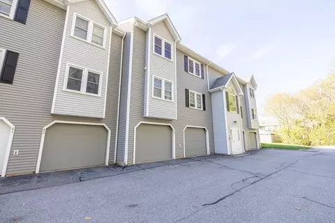 84 Tennis Plaza Rd #40, Dracut, MA 01826