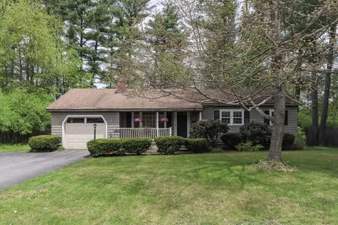 11 Walnut St, Townsend, MA 01469