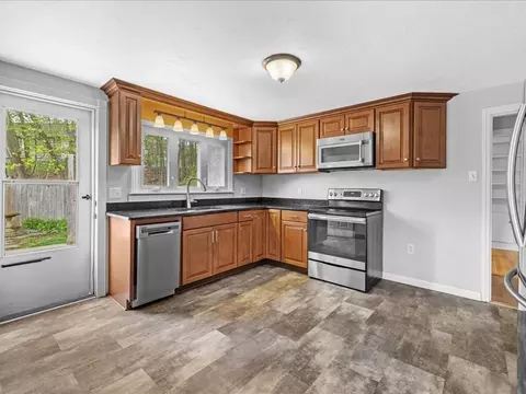 5 Rustic Dr, Worcester, MA 01609 photo 16