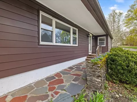 5 Rustic Dr, Worcester, MA 01609 photo 3