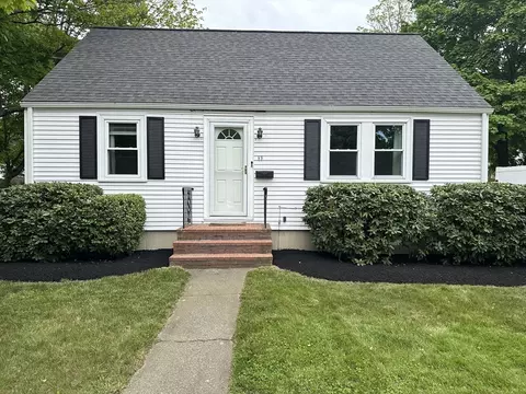 67 Carpenter St, Foxboro, MA 02035