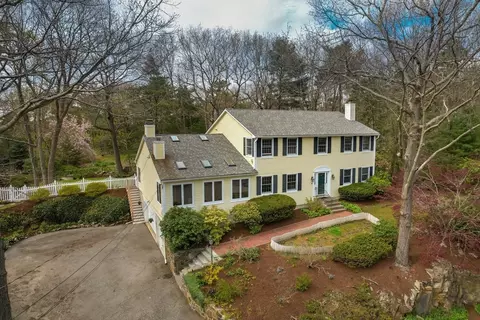 6 Juniper Valley Ct, Beverly, MA 01915