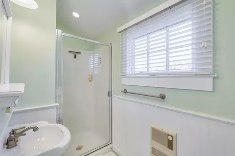 Bath - 16 Short Beach Rd, Barnstable, MA 02632 photo 4 of 4