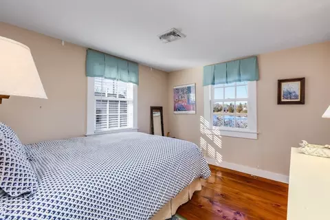 Bedroom - 16 Short Beach Rd, Barnstable, MA 02632 photo 1 of 5