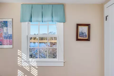 View/Area - 16 Short Beach Rd, Barnstable, MA 02632 photo 1 of 5