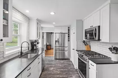 Kitchen - 576 Common St, Walpole, MA 02081 photo 3 of 9