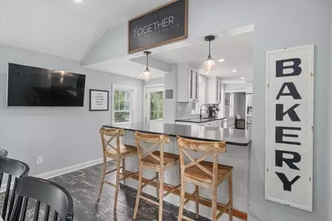 Kitchen - 576 Common St, Walpole, MA 02081 photo 8 of 9