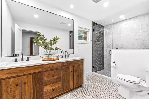 Bath - 15 Rustic Rd, Stoneham, MA 02180 photo 5 of 6