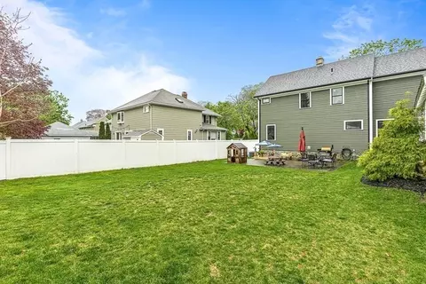 Exterior - 15 Rustic Rd, Stoneham, MA 02180 photo 6 of 7