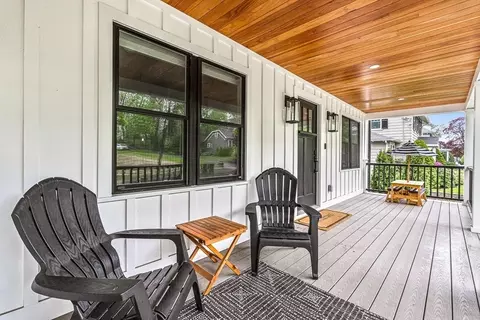 Exterior - 15 Rustic Rd, Stoneham, MA 02180 photo 2 of 7
