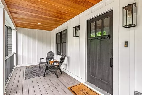 Exterior - 15 Rustic Rd, Stoneham, MA 02180 photo 3 of 7